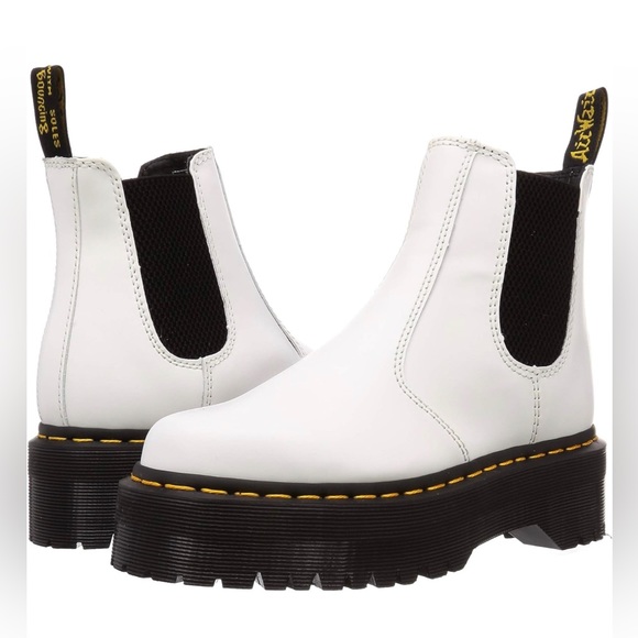 BNIB Dr. Martens unisex-adult 2976 Quad Chelsea Boot (White) Size 7 Women/6 Men - Picture 2 of 11